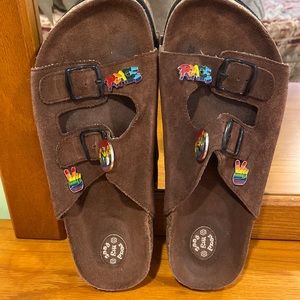 Read My Feet slide on sandals Peace signs Brown Sz 7/8